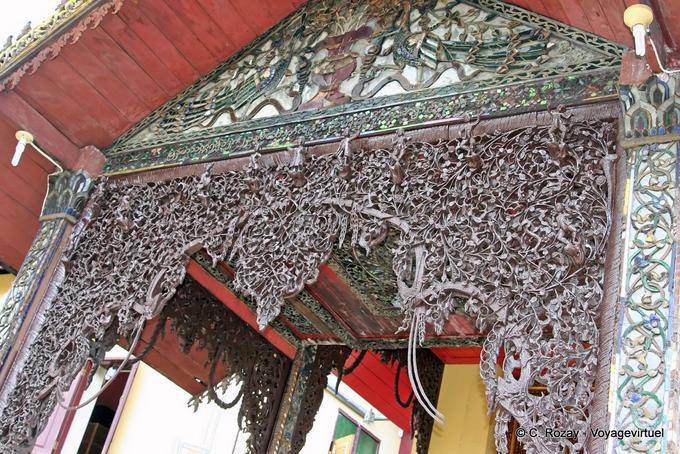 Detail am Eingang des Wat Sri Chum, Lampang - Thailand