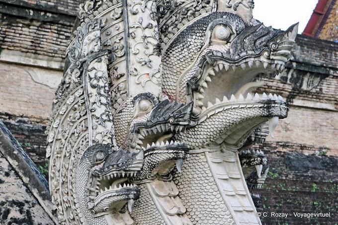 Dreibettzimmer Kopf Nagas, Wat Chedi Luang, Chiang Mai - Thailand