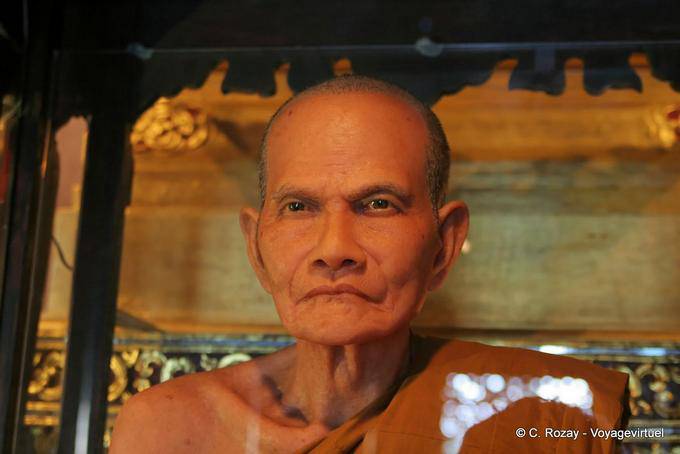 Wachsstatue von Ajahn Bhuridatto, Wat Chedi Luang, Chiang Mai - Thailand