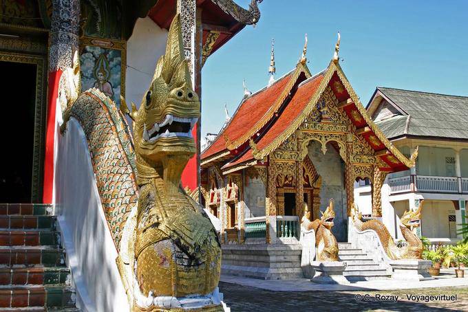 Naga und kleinen Viharn, Wat Chedi Luang, Chiang Mai - Thailand