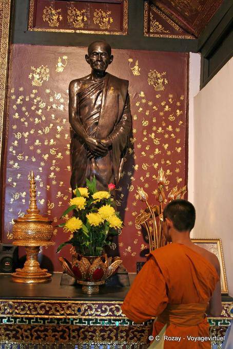 Ein Mönch Statue, Wat Chedi Luang, Chiang Mai - Thailand