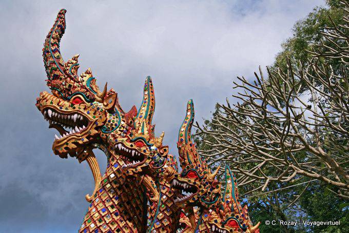 Trio von bunten Naga, Wat Doi Suthep, Chiang Mai - Thailand