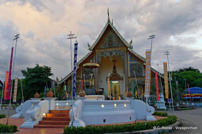 Das Äußere des Wihan Luang, Wat Phra Singh in Chiang Mai - Thailand