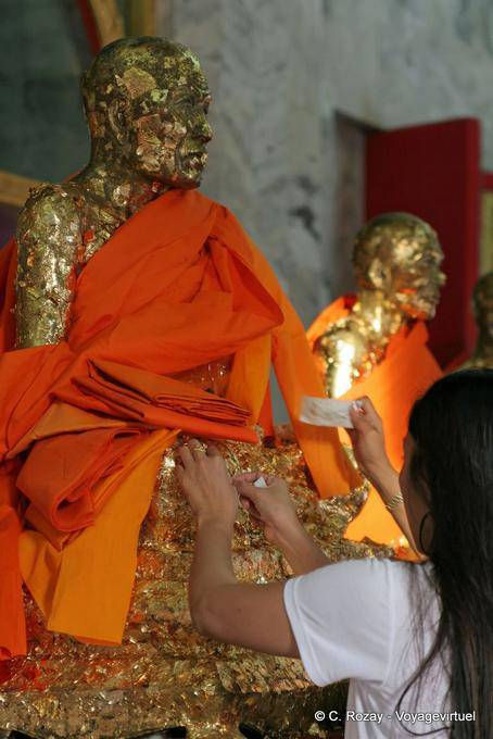 Luang Pho Chaem und Luang Pho Chuang im Viharn Wat Chalong, Phuket - Thailand