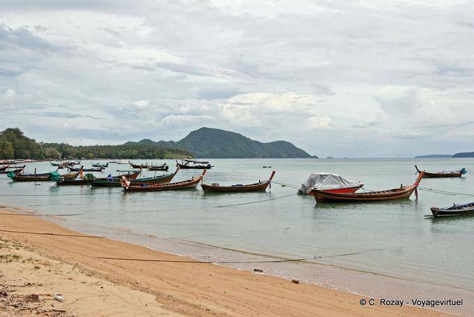 Lange Schlangen in Chalong Bay, Phuket - Thailand