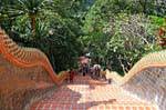Roter Teppich, Wat Doi Suthep, Chiang Mai, Thailand.