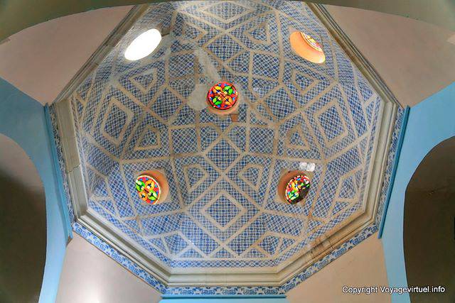 Carthage, Kathedrale Saint-Louis, Arabesken einer blauen Kuppel - Tunesien