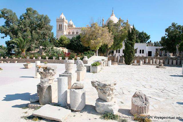 Carthage, Blick auf den Dom von der archäologischen Stätte - Tunesien