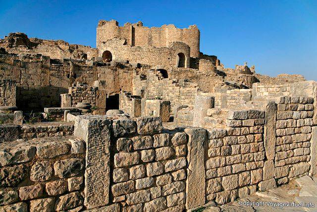 Dougga, die Wände der alten Wohnungen - Tunesien