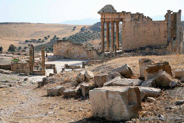 Dougga, statt der Rose der Winde - Tunesien