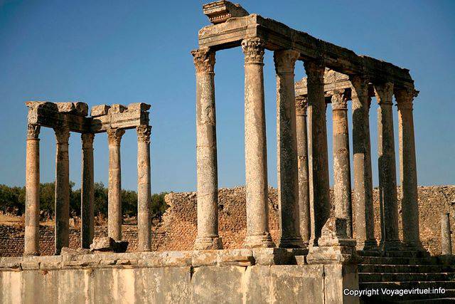 Dougga, Tempel der Juno Caelestis, unweit der Trinkkolonnaden - Tunesien