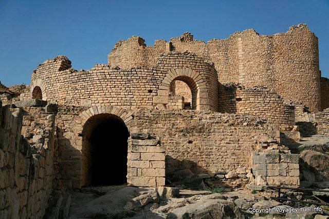 Dougga, die licinische Bäder hautnah - Tunesien