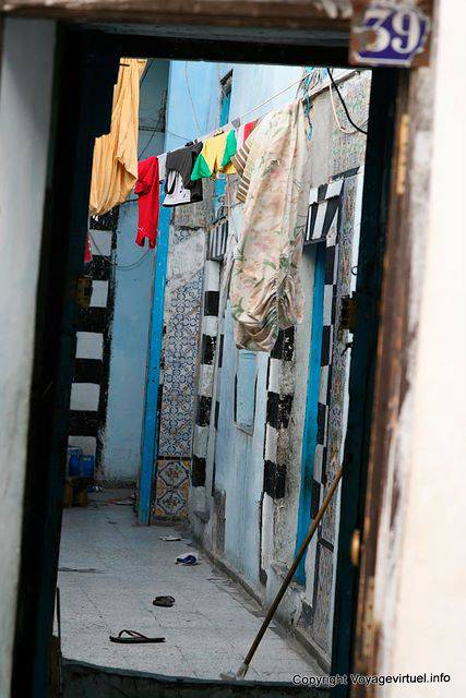 Schuhe und Kleidung, Tunis - Tunesien