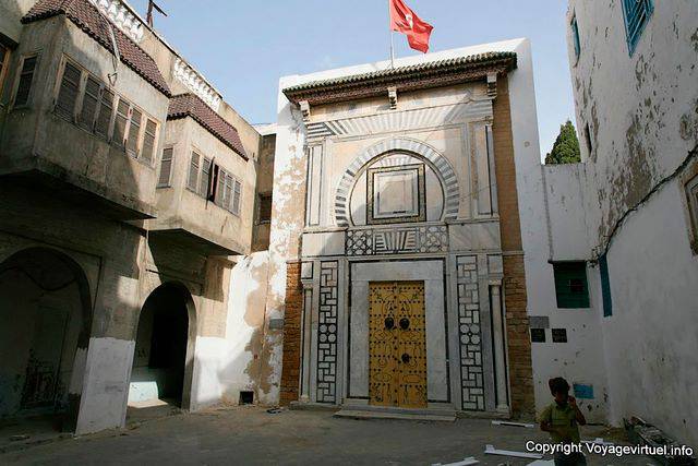 Tunis Medina zwei Geschwindigkeiten Innenhof - Tunesien