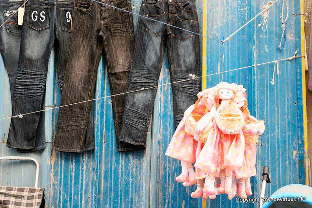 Tunis Medina, Jeans und Stoffpuppen - Tunesien