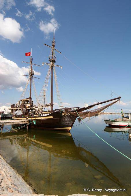Touristenboot, Djerba, Houmt Souk - Tunesien