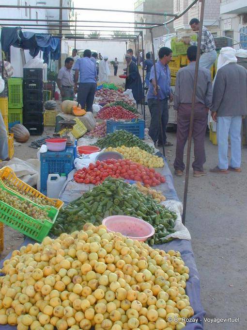 Obst und Gemüse auf dem Markt von Douz - Tunesien