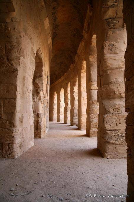 Amphitheater von El Jem, gewölbte Kreisgalerie - Tunesien