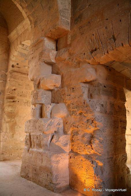 Unter der Arena in Kellern, Amphitheater von El Jem - Tunesien