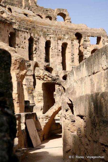 Amphitheater von El Jem, rund um die Arena - Tunesien