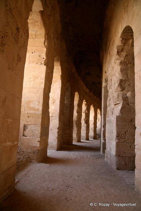 Amphitheater von El Jem, Arkaden - Tunesien