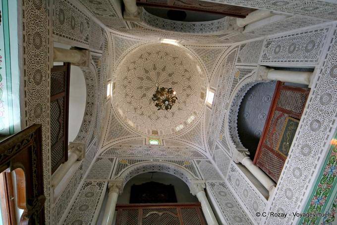 Palace, Kuppel und Spitze, Kairouan - Tunesien