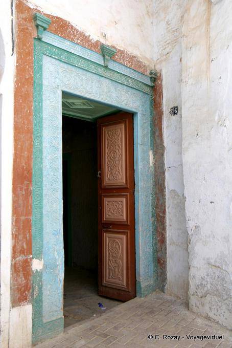 Kairouan, Farben in einer Ecke - Tunesien