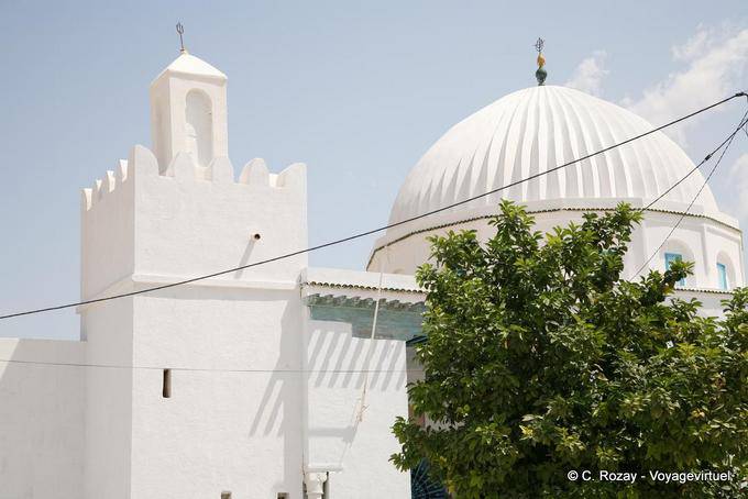 Zaouia Sidi Abdelkader, weiße Kuppel und Minarett, Kairouan - Tunesien