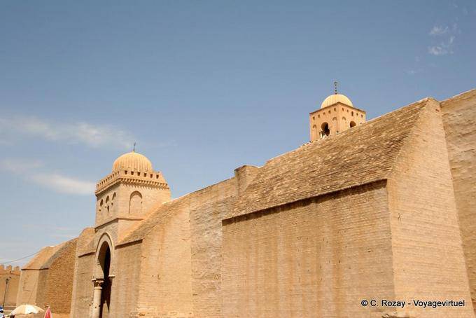 Außerhalb Umfassungsmauer, Oqba Ibn Nafi Moschee Kairouan - Tunesien