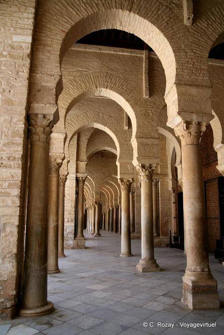 Wald von Säulen, Djemaa Sidi Uqba, Kairouan - Tunesien