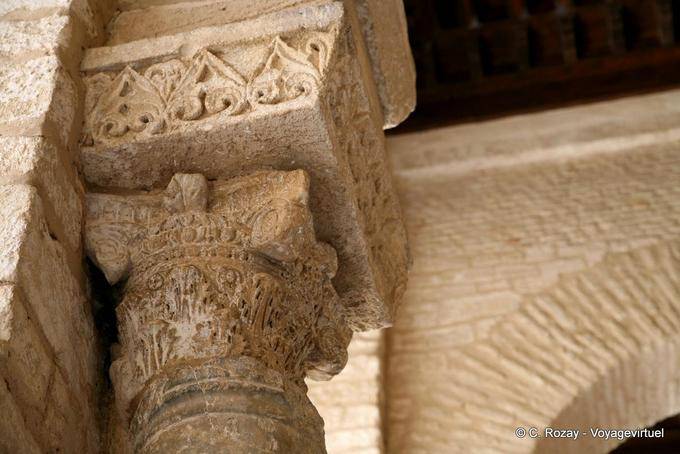 Instabile Säule Jamaa Sidi Uqba, Kairouan - Tunesien