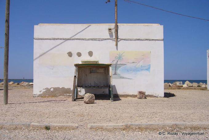 Painted House am Meer, Kerkennah Islands - Tunesien