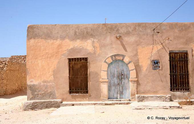 Vor dem Haus geschlossen, El Abassia Inseln Kerkennah - Tunesien