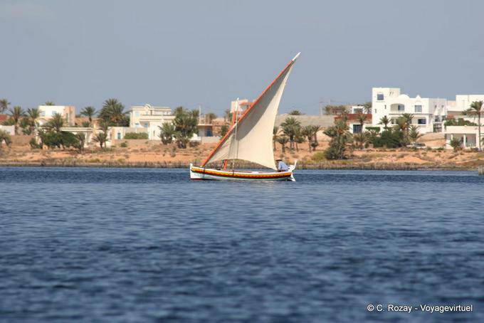 Felucca Segel eingesetzt Ouled Kacem, Kerkennah - Tunesien