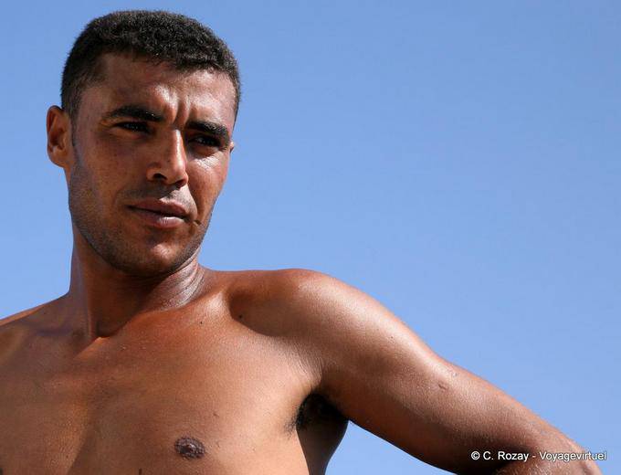Man Blick auf Fischen, Ouled Kacem, Kerkennah - Tunesien