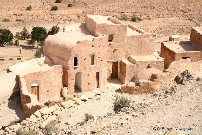 Ghorfas Renovierung, Ksar Douirat - Tunesien