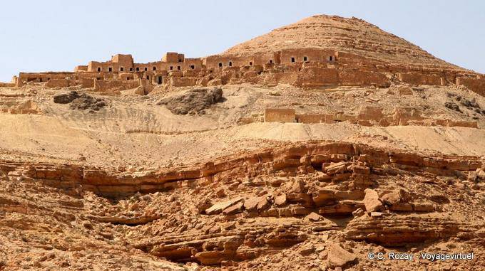 Blick auf die Festungsstadt Ksar Guermessa - Tunesien