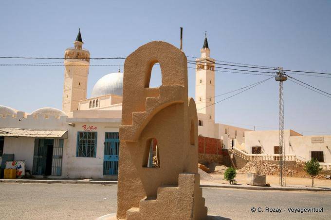 Vor der Moschee, Ksar Haddada - Tunesien
