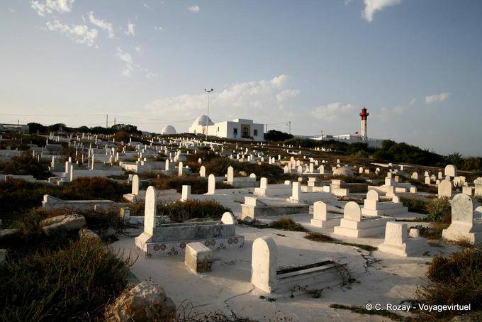 Licht- und Schattenspiele auf dem Friedhof, Mahdia Cap Africa - Tunesien
