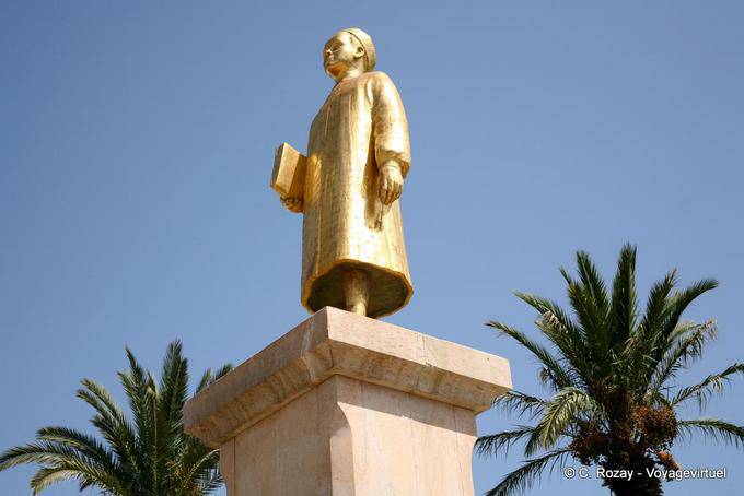 Goldene Statue von Habib Bourguiba Kind, Monastir - Tunesien