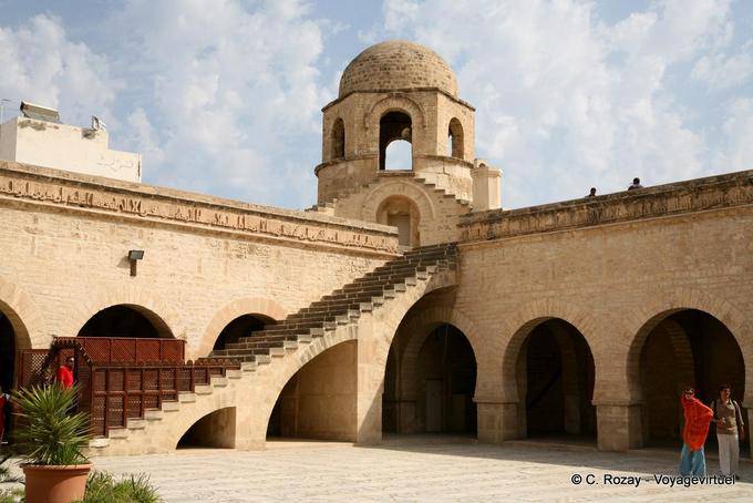 Sousse, Große Moschee, Treppen des Gerichts im Nordosten Kuppel - Tunesien