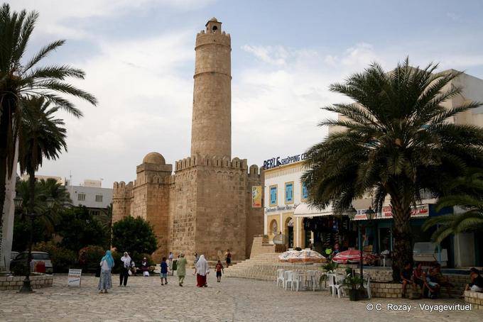 Turm 27 m ermöglicht Mönch-Soldaten, um das Meer und das Hinterland, Ribat of Sousse überwachen - Tunesien
