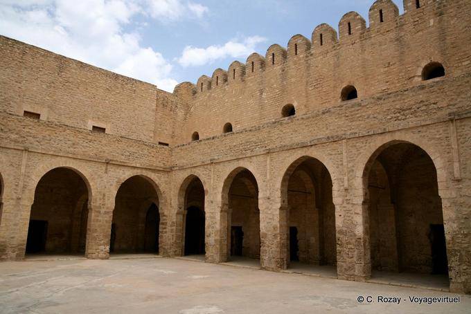Bögen der Innenhof, Ribat of Sousse - Tunesien