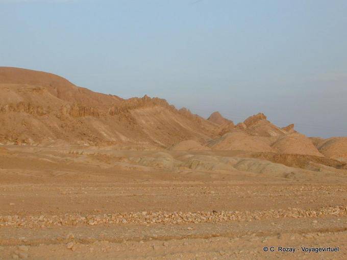 Steinwüste und Grate, Region Tamerza Chebika - Tunesien