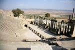 Dougga Blick auf das Theater von der Tribüne, Tunesien.