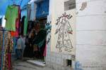Tunis Medina, modischen Kleidern, Tunesien.