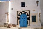 Mausoleum von Sidi Abid Ghariani Tür zu Amphoren, Kairouan, Tunesien.