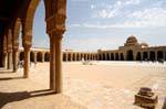Der Blick auf den Innenhof von der nordöstlichen Ecke, Jamaa Sidi Oqba Moschee Kairouan, Tunesien.