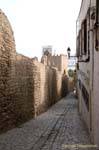 Alley an den Wänden entlang, Sousse Medina, Tunesien.
