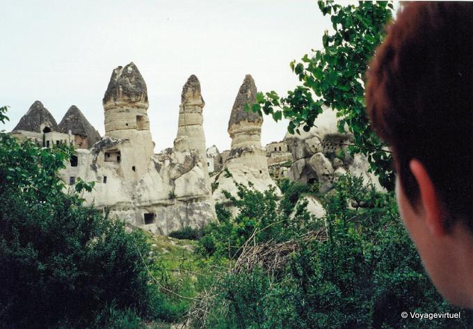 Schauen Sie sich die Feenkamine förmigen Morcheln, Kappadokien - Türkei